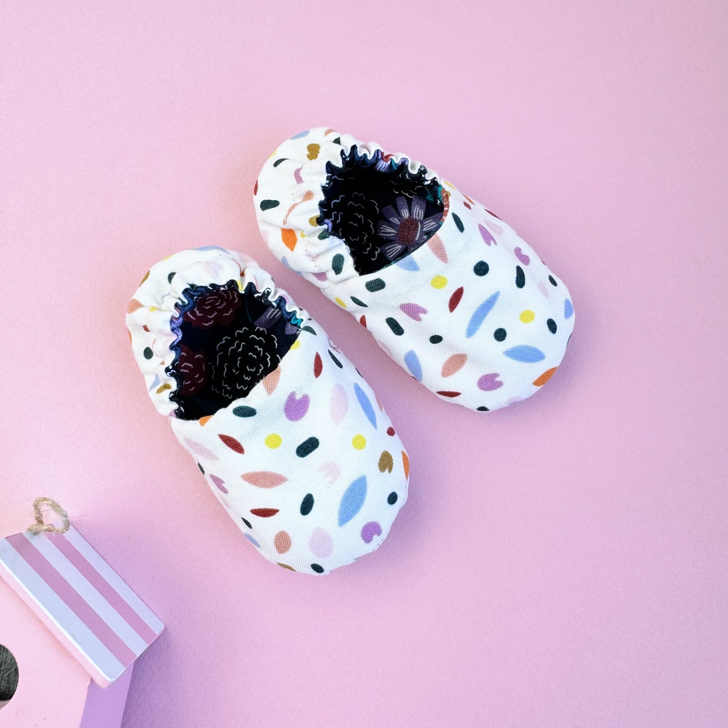 Reversible Baby girl Slippers: Soft & Eco-Friendly Cotton, 0-24 Months.