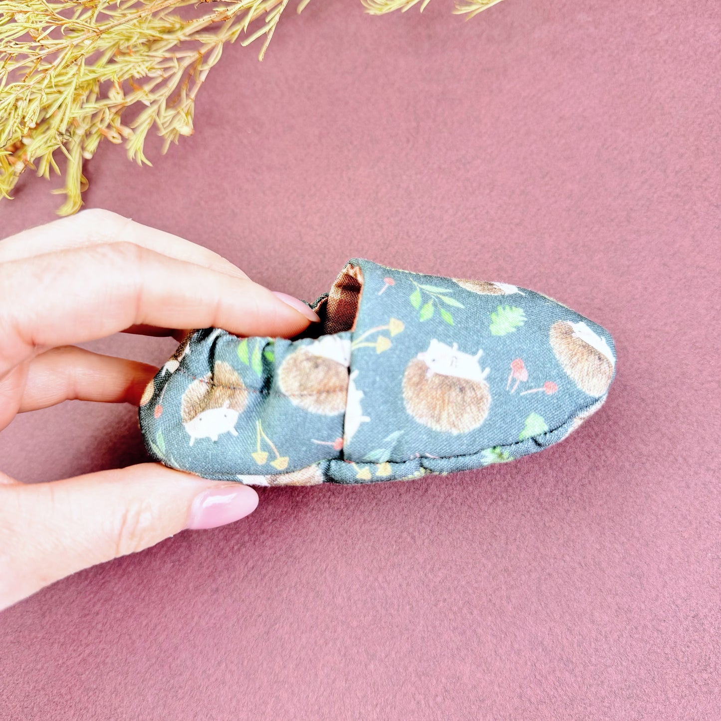 Fall Reversible Baby girl Slippers: Soft & Eco-Friendly Cotton, 0-24 Months.