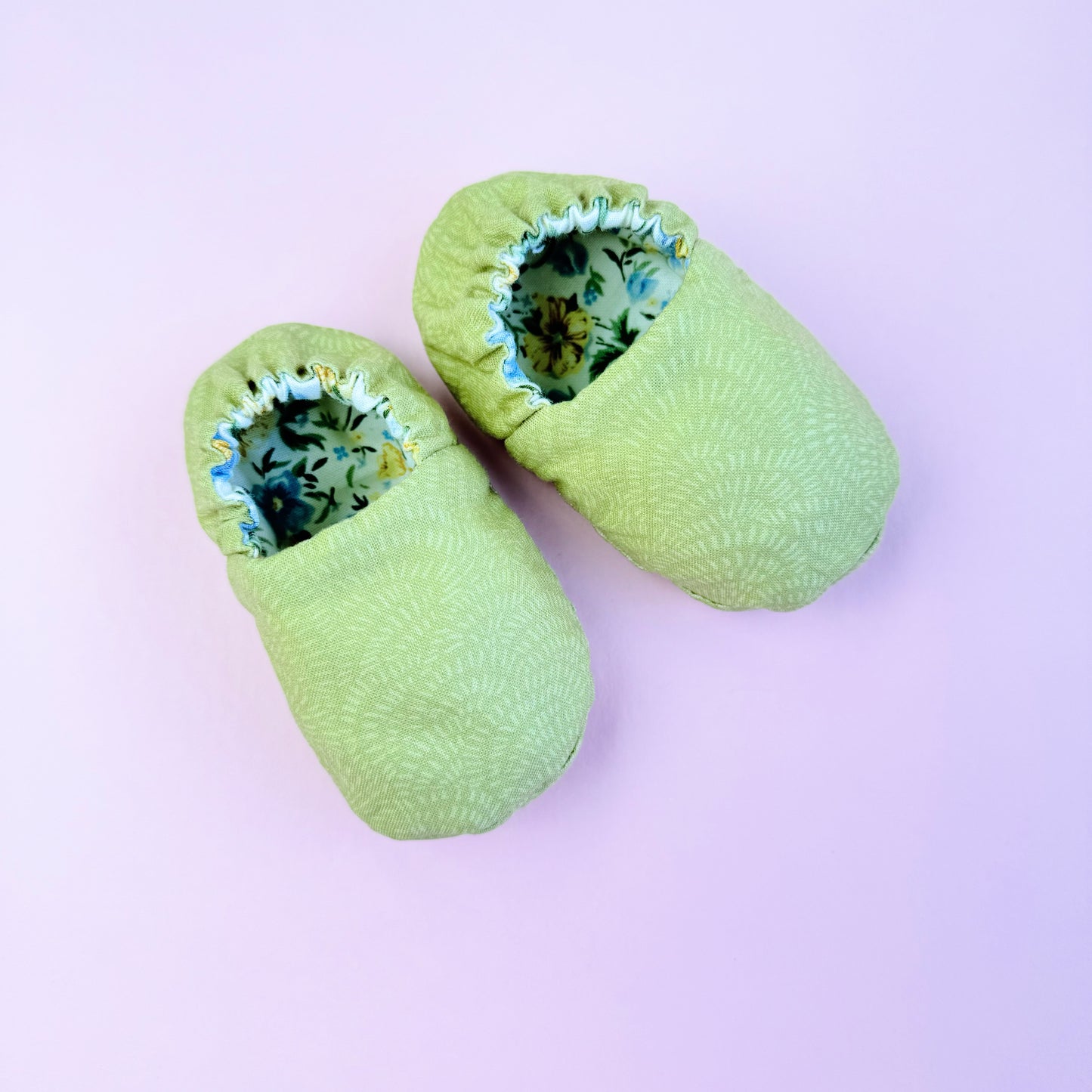 Reversible Baby girl Slippers: Soft & Eco-Friendly Cotton, 0-24 Months.