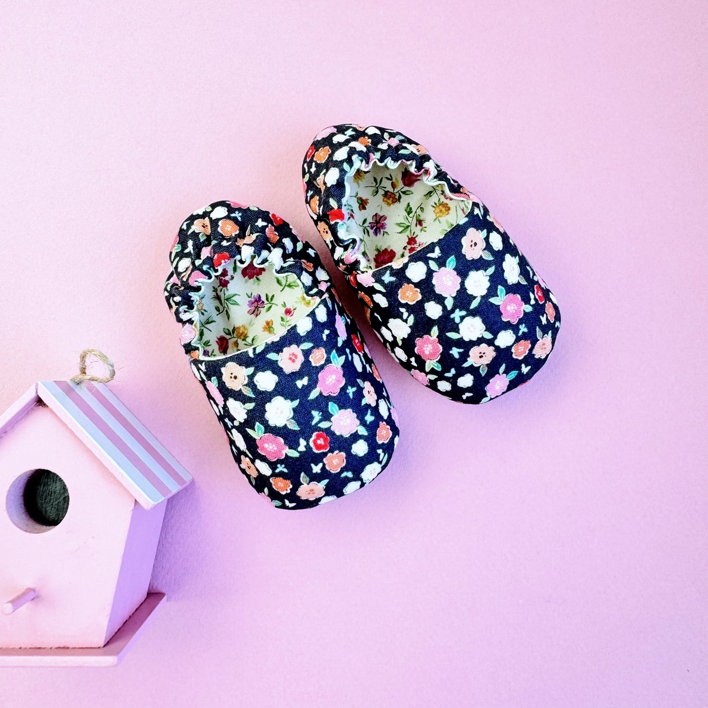 Flowers Reversible Baby girl Slippers: Soft & Eco-Friendly Cotton, 0-24 Months.