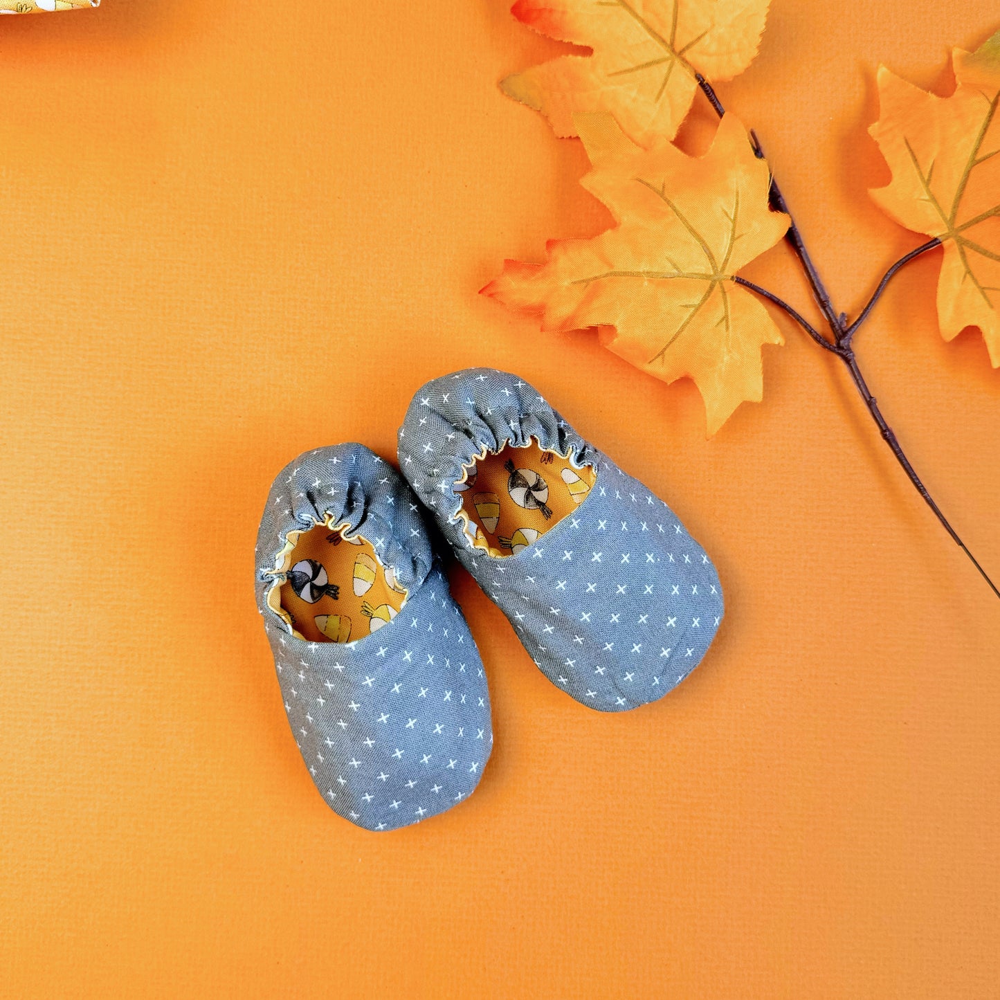 Halloween Reversible Baby girl Slippers: Soft & Eco-Friendly Cotton, 0-24 Months.