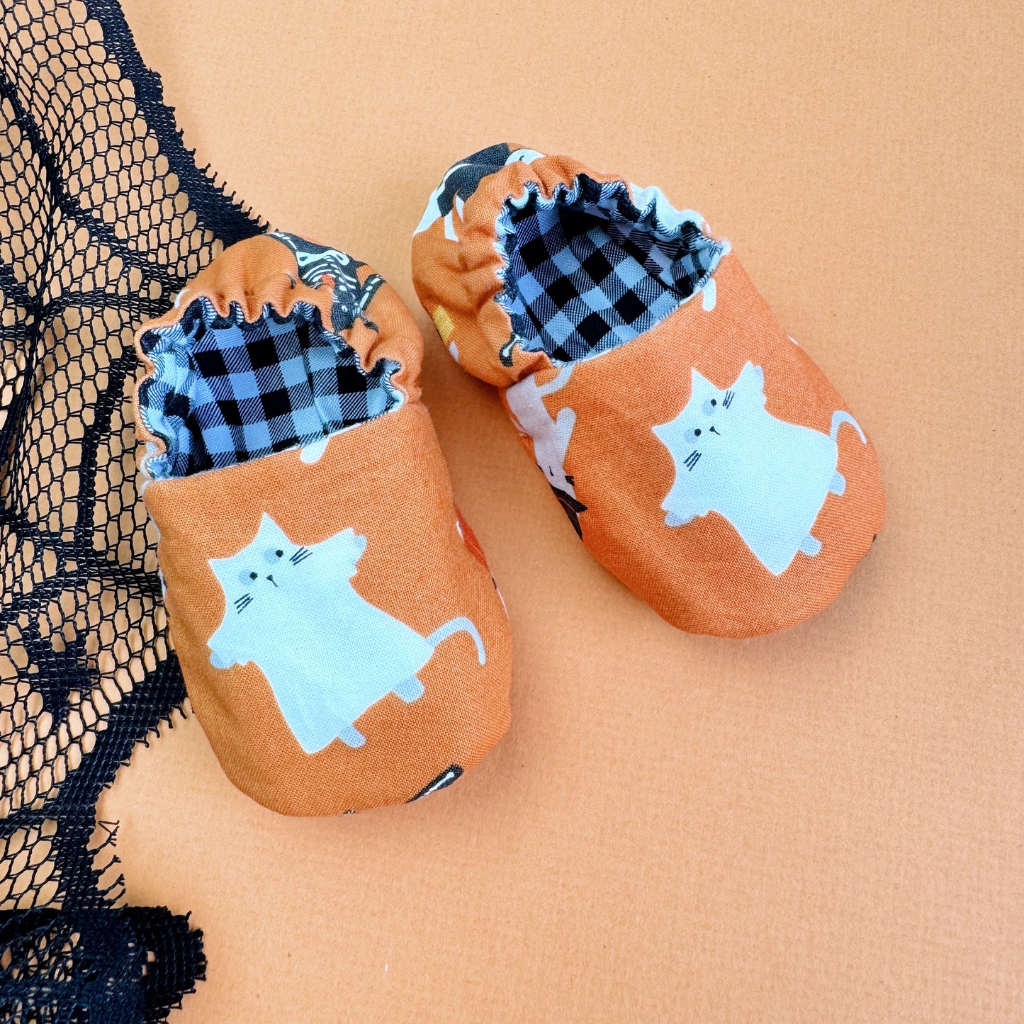 Halloween Reversible Baby girl Slippers: Soft & Eco-Friendly Cotton, 0-24 Months.