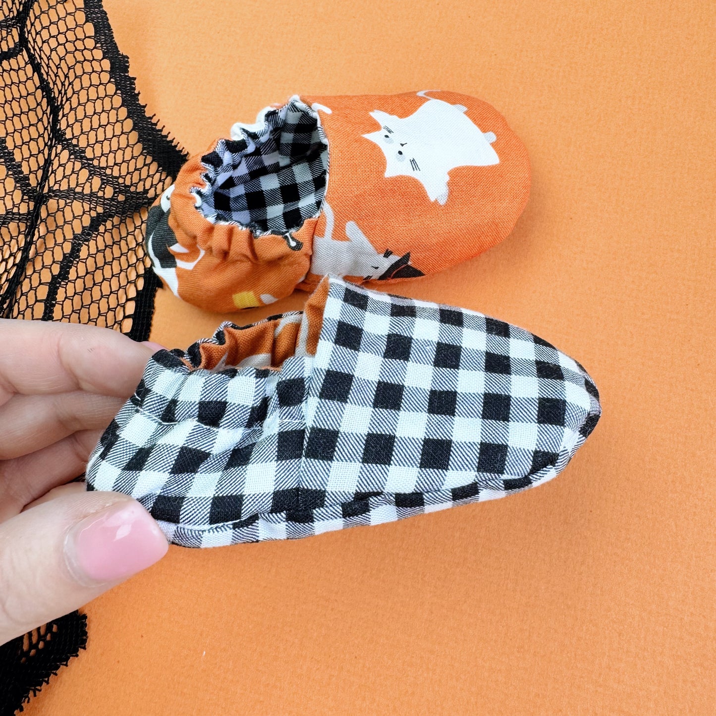 Halloween Reversible Baby girl Slippers: Soft & Eco-Friendly Cotton, 0-24 Months.