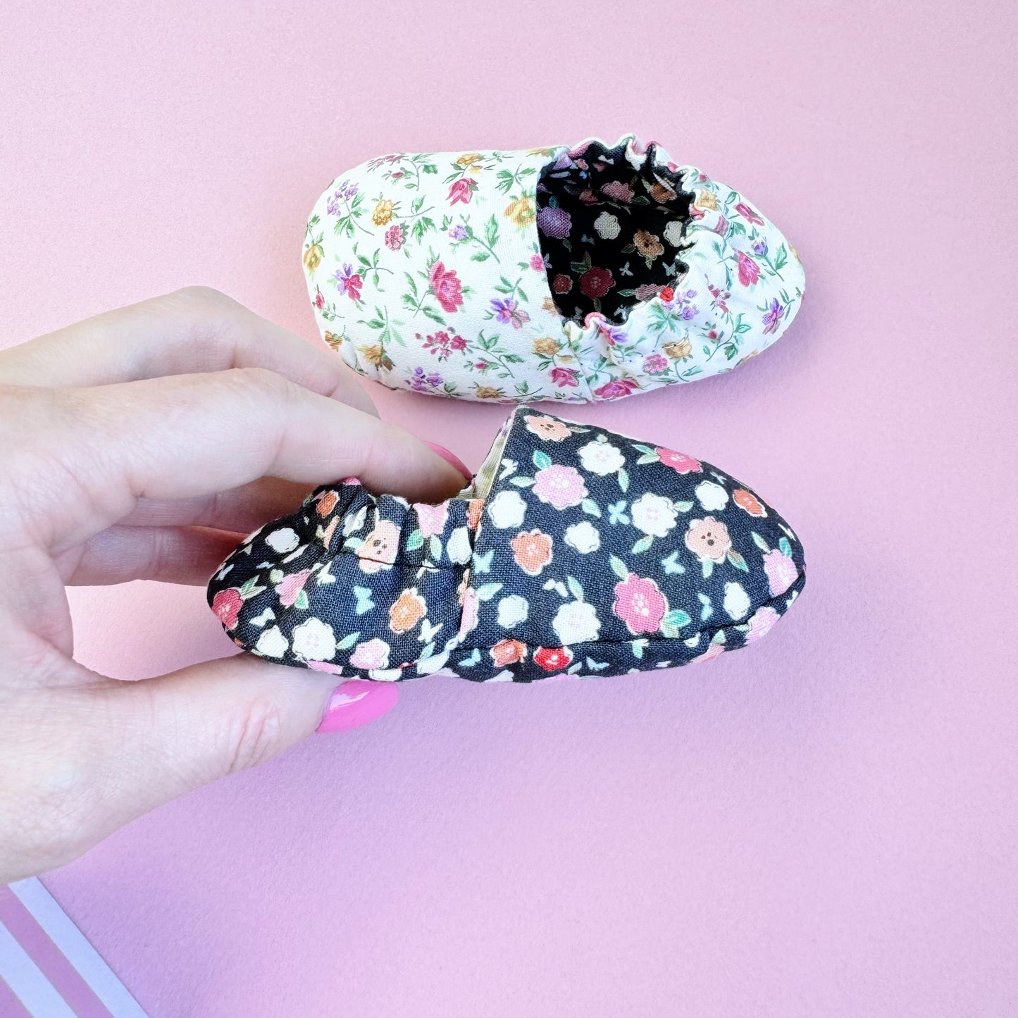 Flowers Reversible Baby girl Slippers: Soft & Eco-Friendly Cotton, 0-24 Months.