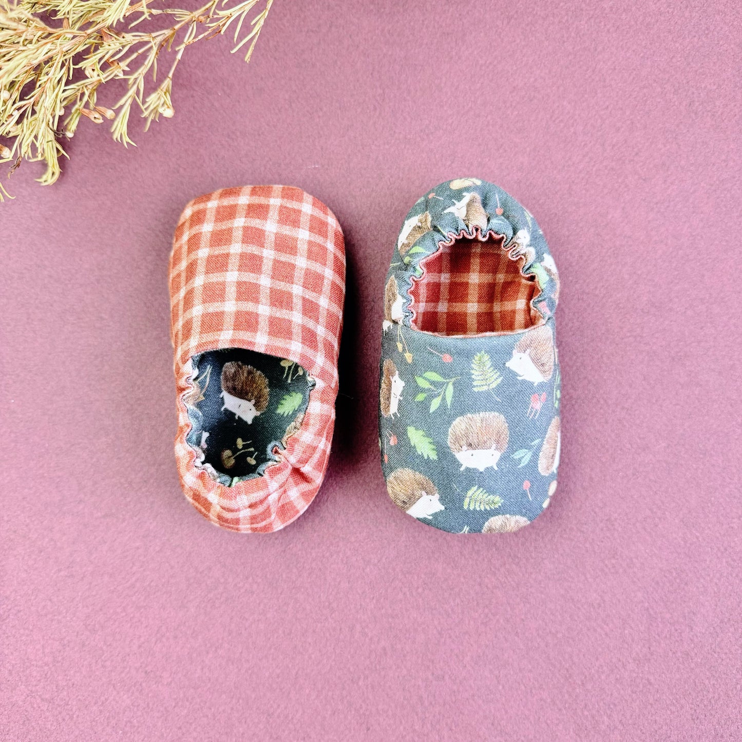 Fall Reversible Baby girl Slippers: Soft & Eco-Friendly Cotton, 0-24 Months.