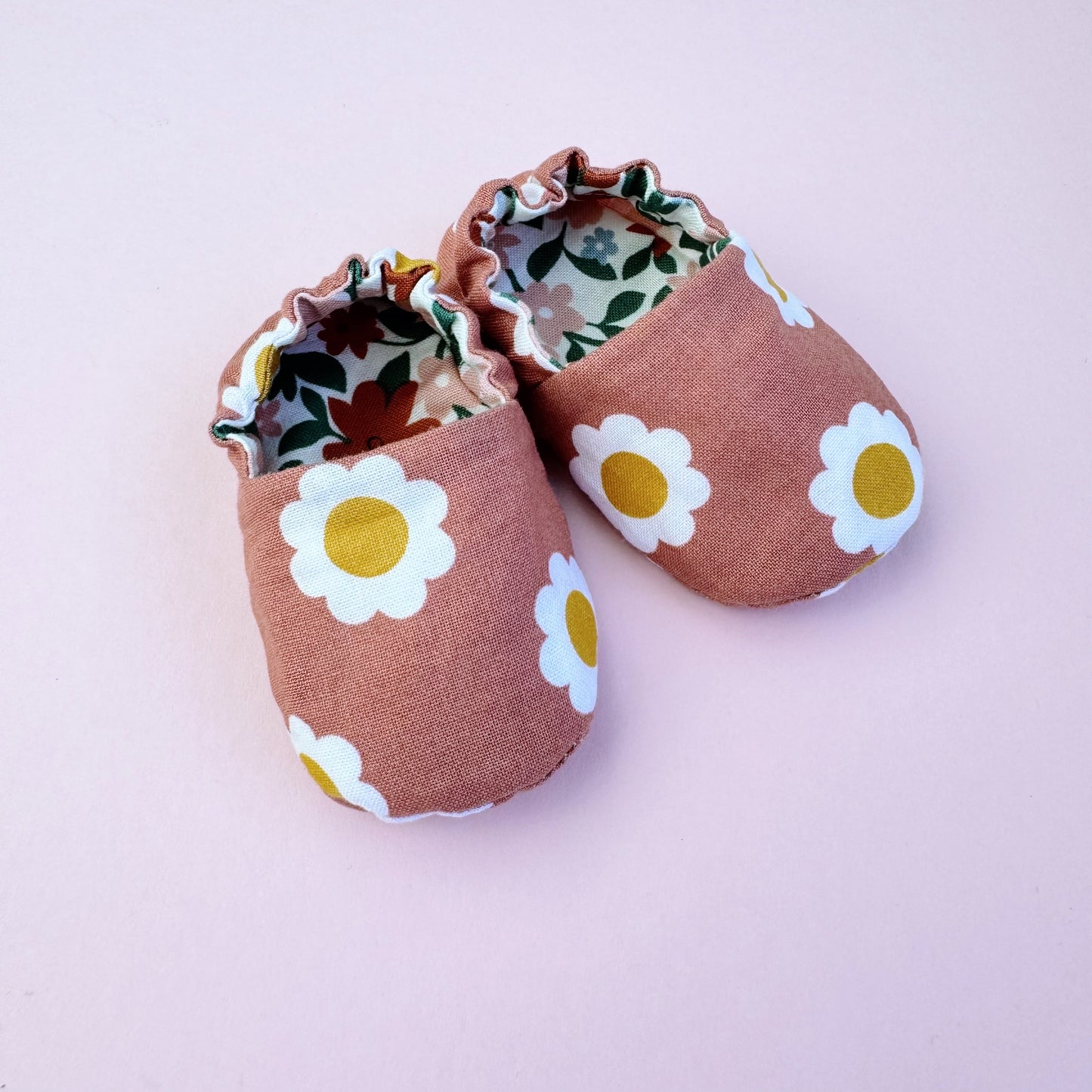 Reversible Baby girl Slippers: Soft & Eco-Friendly Cotton, 0-24 Months.