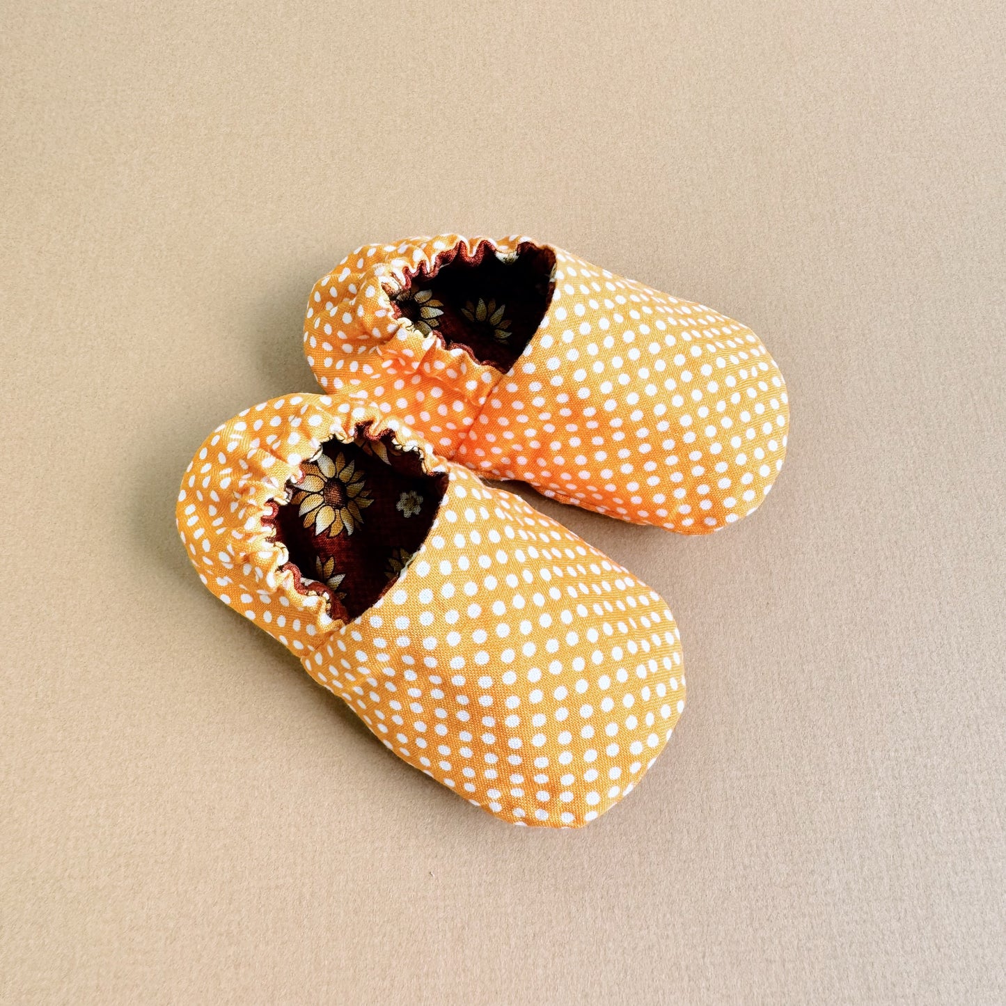 Fall Reversible Baby girl Slippers: Soft & Eco-Friendly Cotton, 0-24 Months.