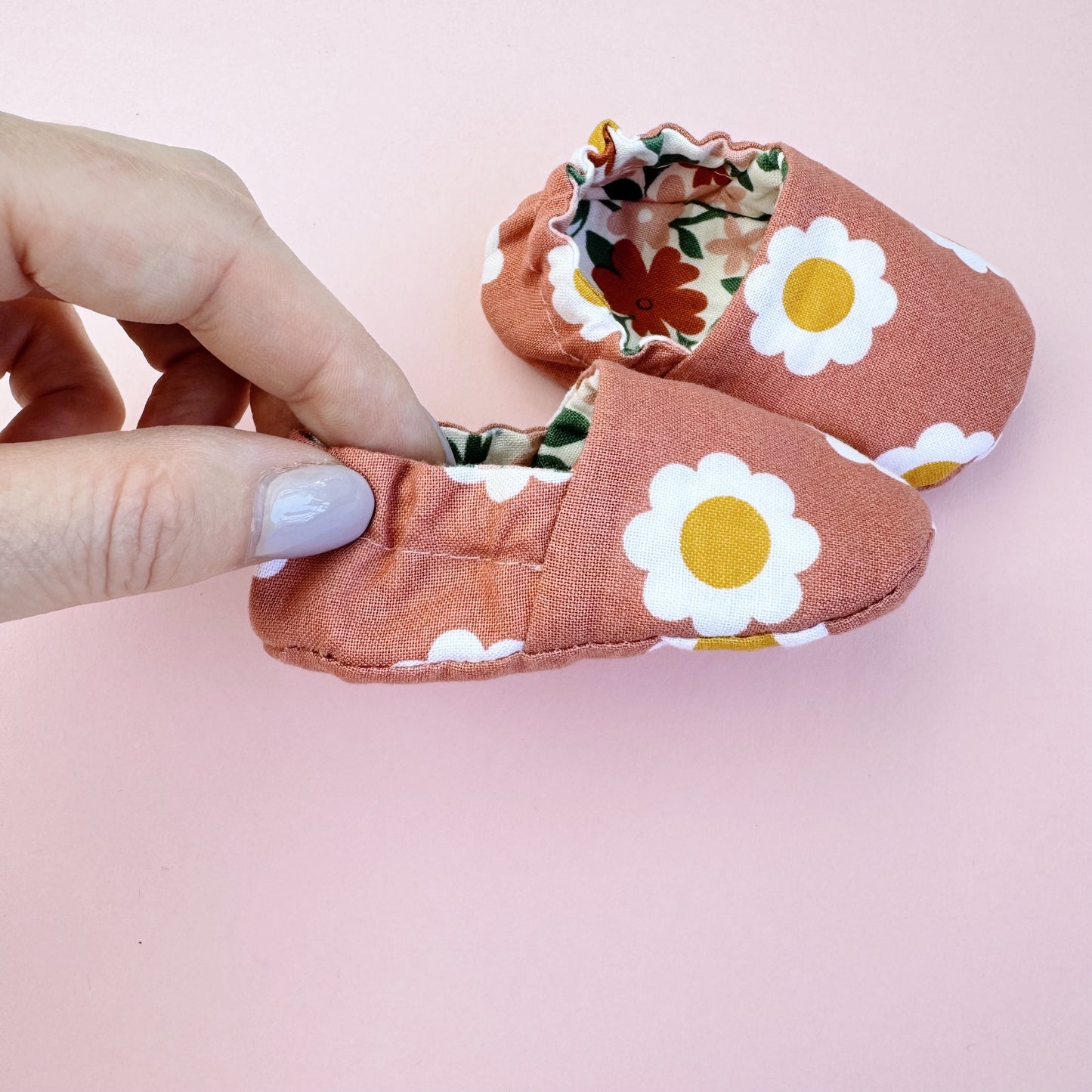 Reversible Baby girl Slippers: Soft & Eco-Friendly Cotton, 0-24 Months.