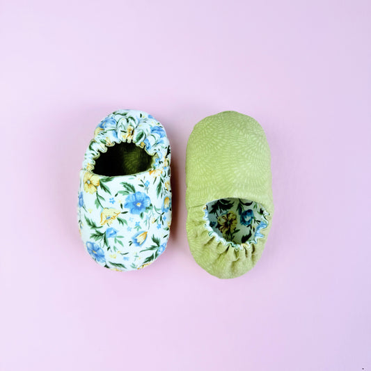 Reversible Baby girl Slippers: Soft & Eco-Friendly Cotton, 0-24 Months.