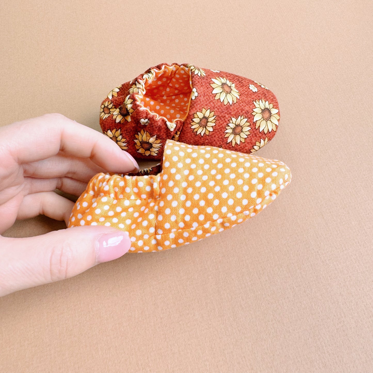 Fall Reversible Baby girl Slippers: Soft & Eco-Friendly Cotton, 0-24 Months.