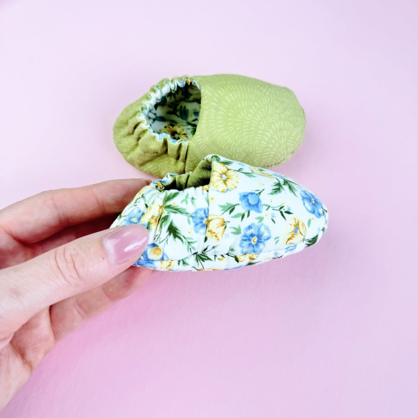 Reversible Baby girl Slippers: Soft & Eco-Friendly Cotton, 0-24 Months.