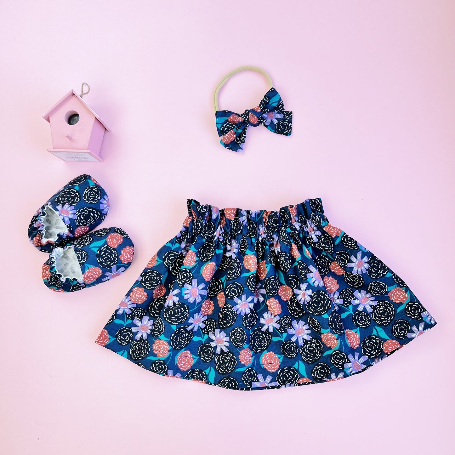 Mother's Day Baby Girl outfit. Mama's girl bodysuit, skirt, slippers and bow.