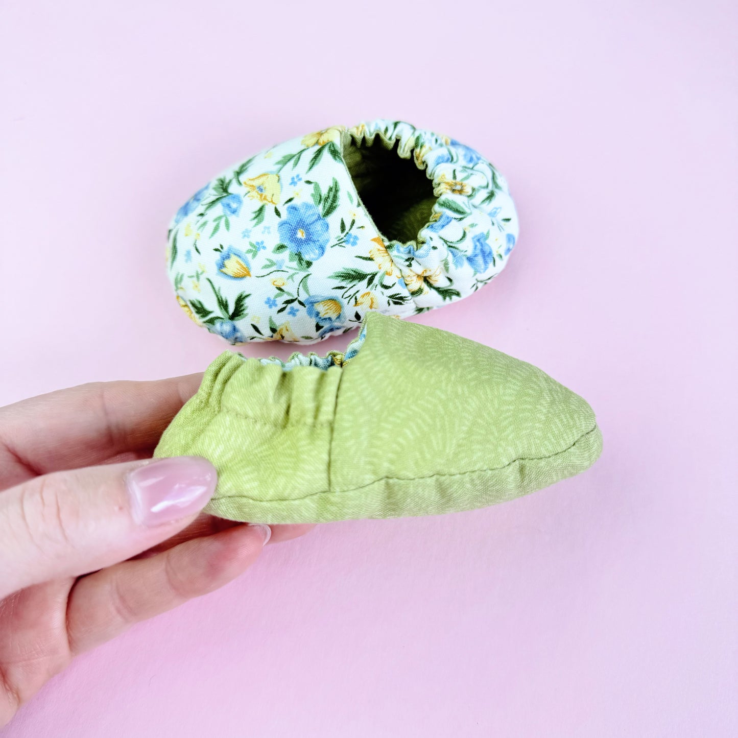 Reversible Baby girl Slippers: Soft & Eco-Friendly Cotton, 0-24 Months.