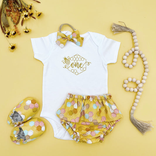 First birthday Girl outfit. "One" First Bee-Day Outfit with bloomers