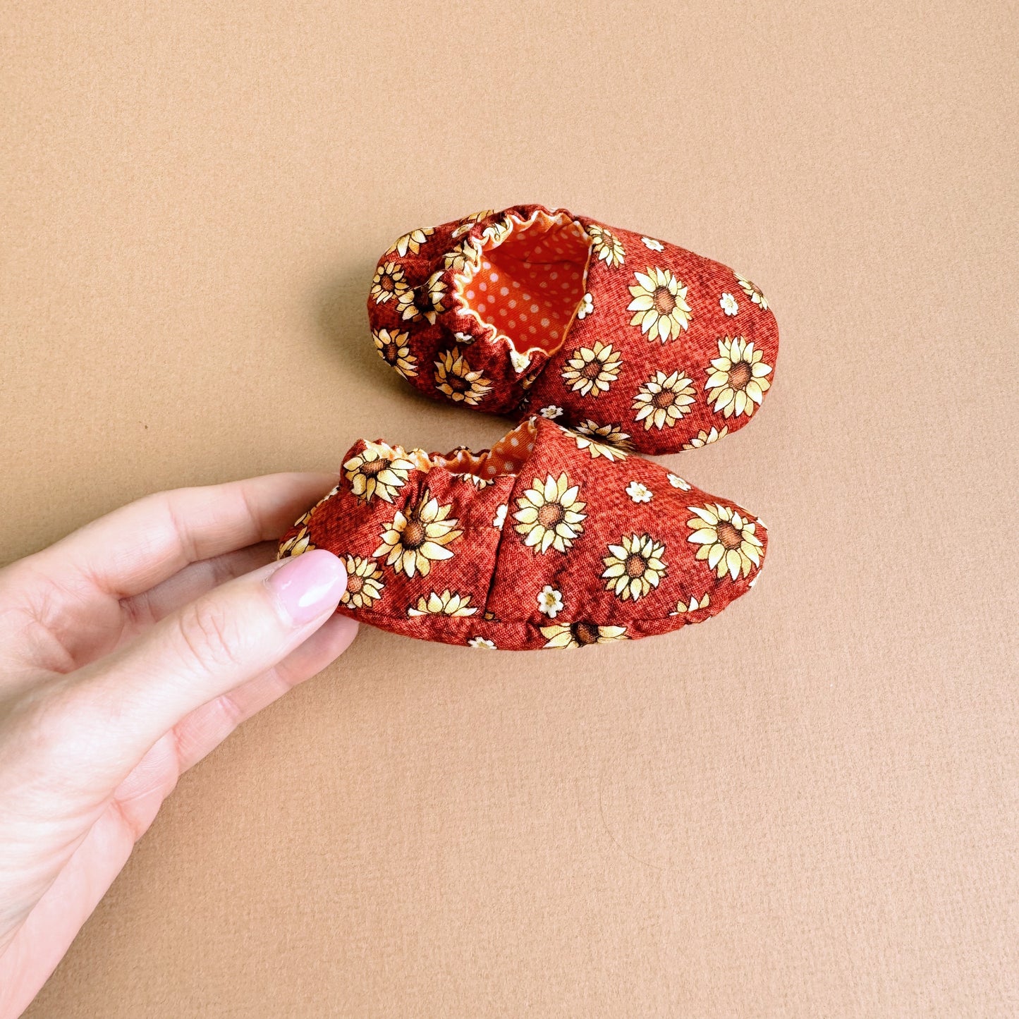 Fall Reversible Baby girl Slippers: Soft & Eco-Friendly Cotton, 0-24 Months.