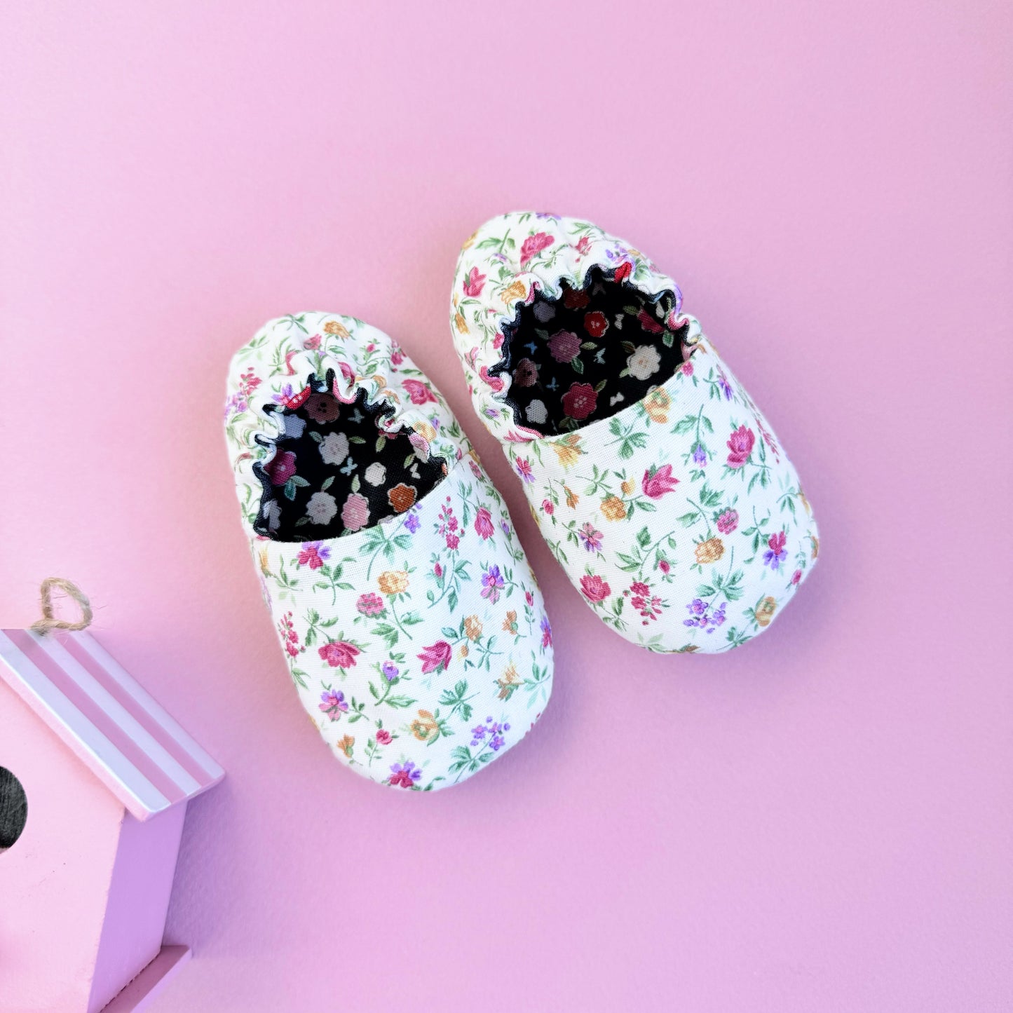 Flowers Reversible Baby girl Slippers: Soft & Eco-Friendly Cotton, 0-24 Months.