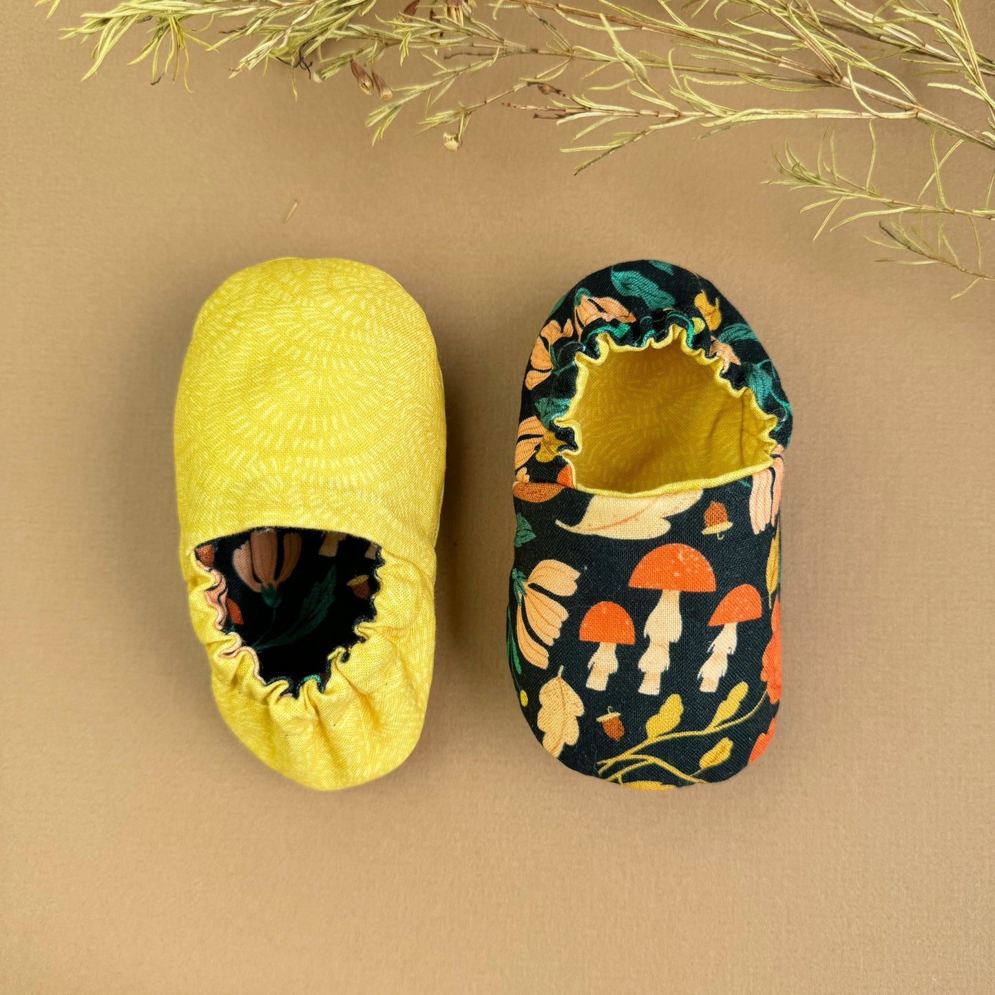 Fall Reversible Baby girl Slippers: Soft & Eco-Friendly Cotton, 0-24 Months.