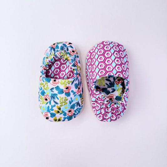 Reversible pink Baby girl Slippers: Soft & Eco-Friendly Cotton, 0-24 Months.