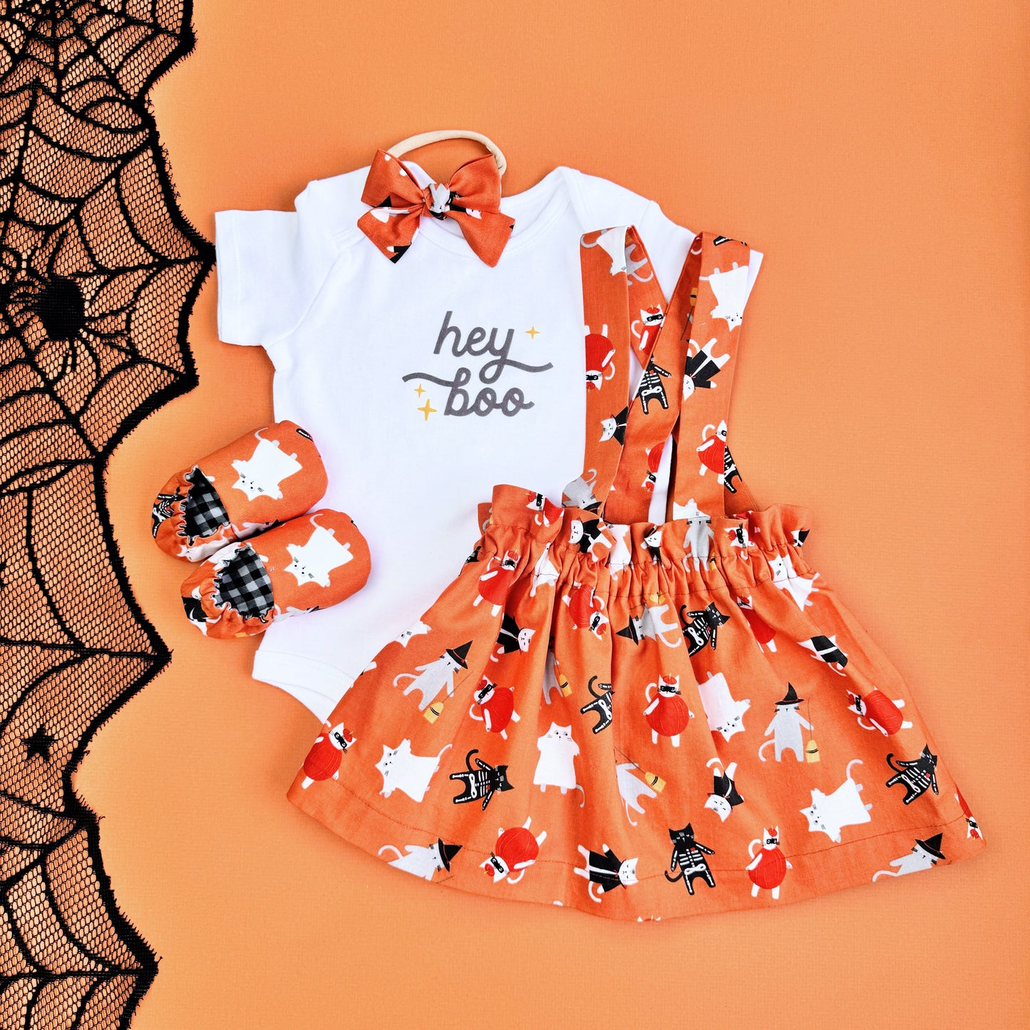 Halloween Baby Girl outfit. Matching outfit including skirt, Slippers, bow and bodysuit.