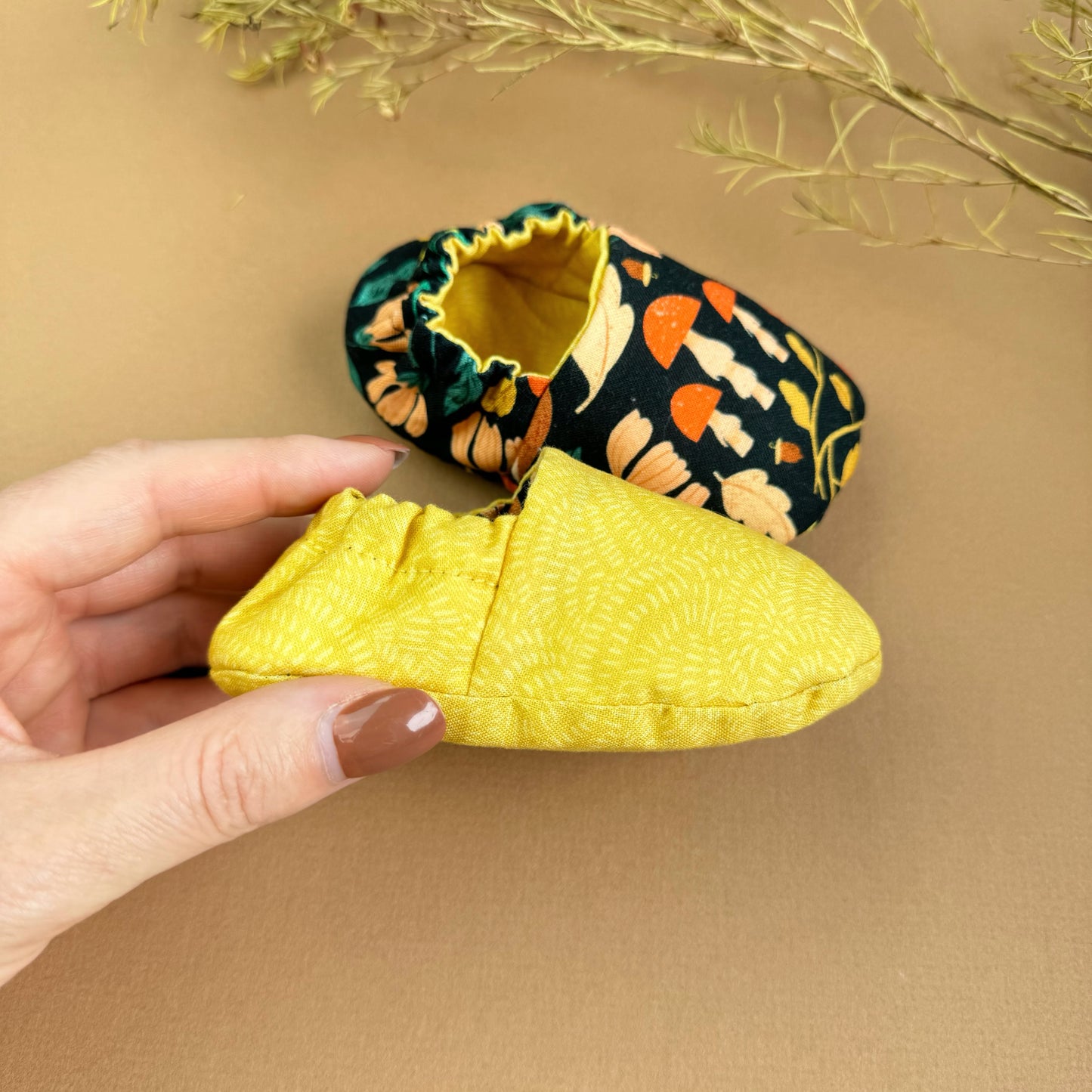 Fall Reversible Baby girl Slippers: Soft & Eco-Friendly Cotton, 0-24 Months.