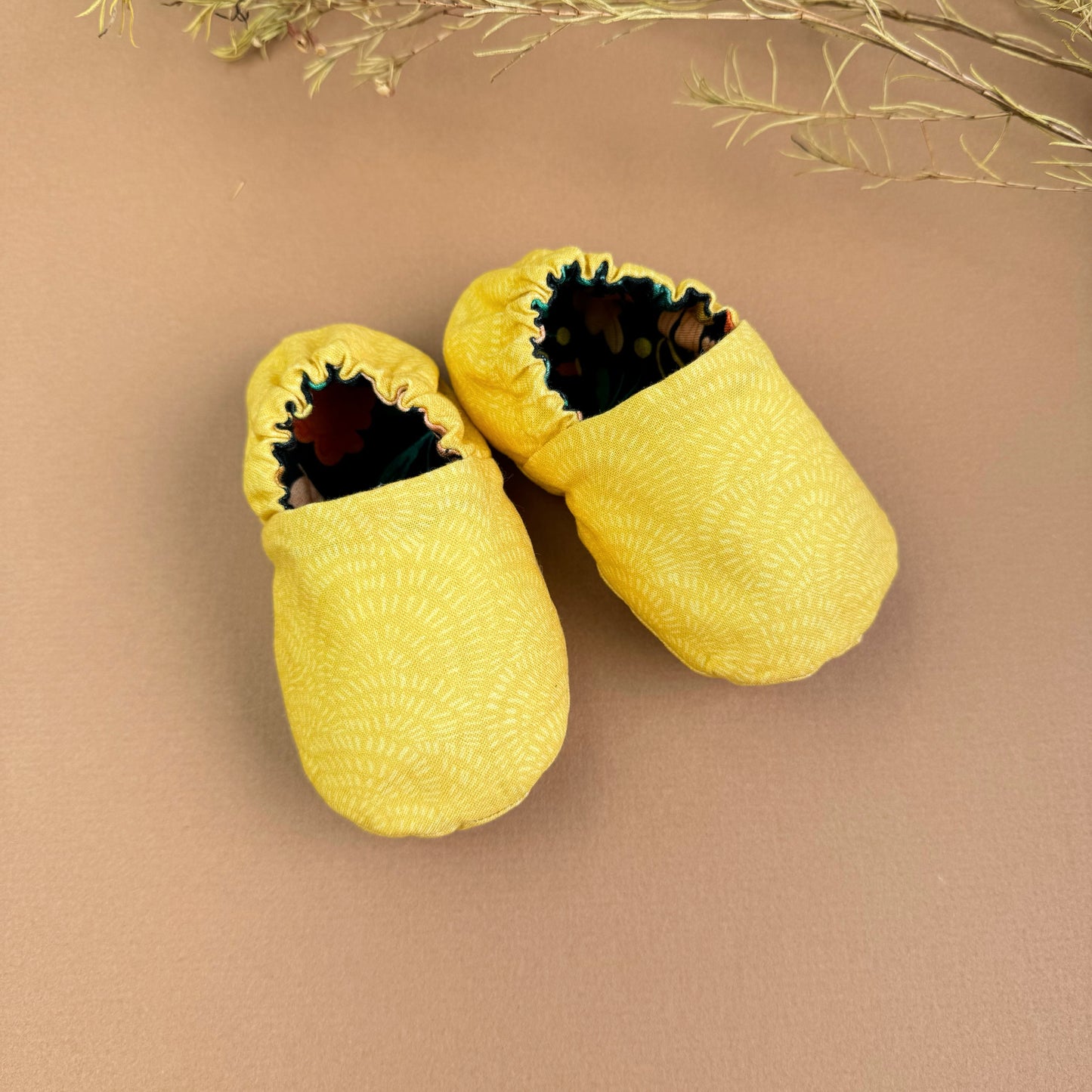 Fall Reversible Baby girl Slippers: Soft & Eco-Friendly Cotton, 0-24 Months.