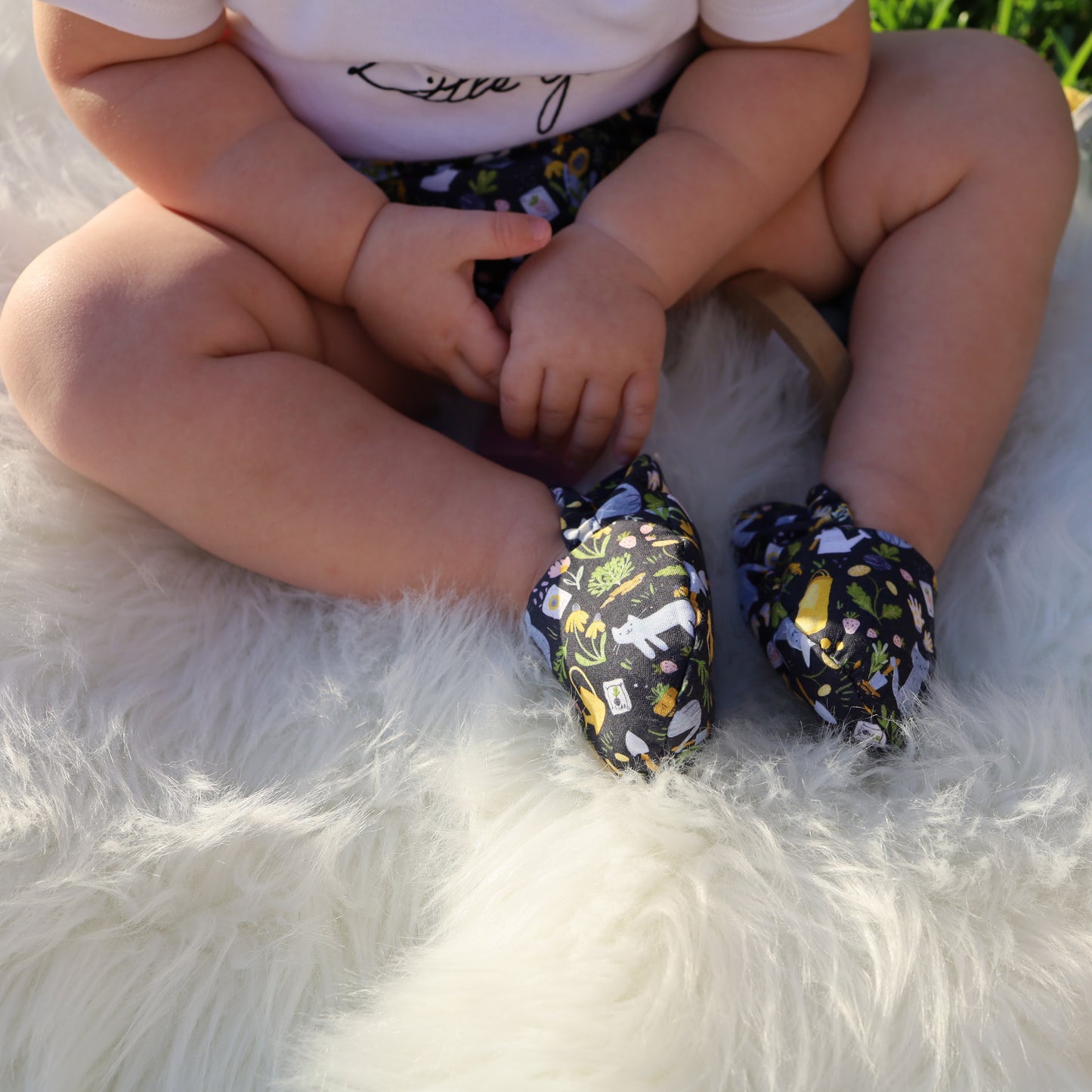 Mother’s Day Baby Girl outfit. Matching outfit including skirt, Slippers, bow and bodysuit