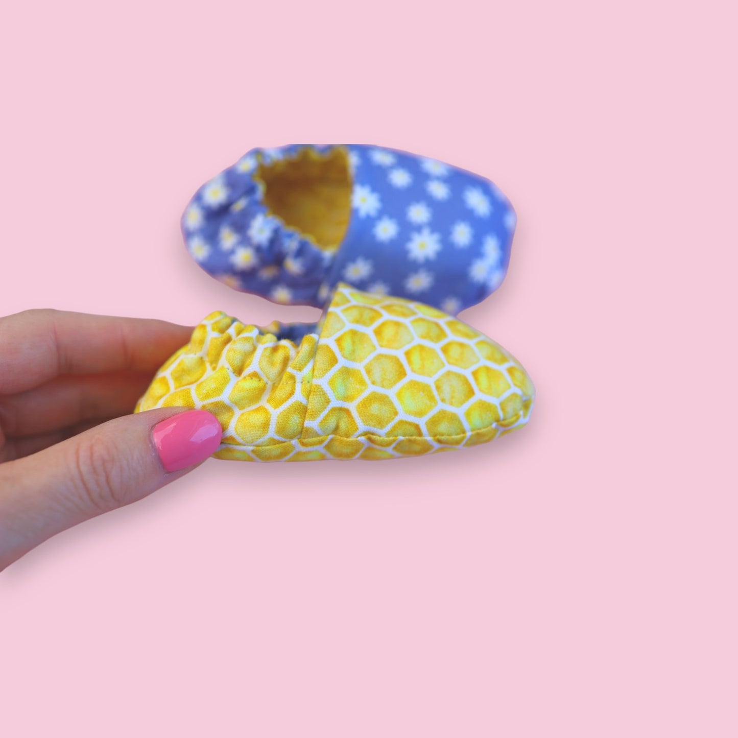 Reversible Baby girl Slippers: Soft & Eco-Friendly Cotton, 0-24 Months.